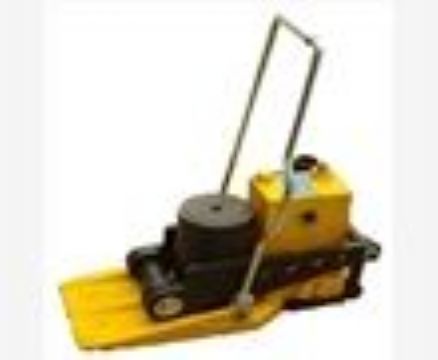 點(diǎn)擊查看詳細(xì)信息<br>標(biāo)題：YQD-245型液壓起道器 閱讀次數(shù)：2023